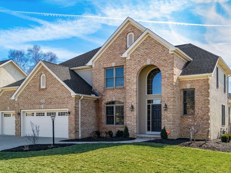 8118 Saybrook Drive, Westerville, OH 43082 Photo 1