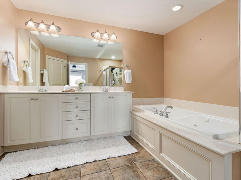 8118 Saybrook Drive, Westerville, OH 43082 Photo 22