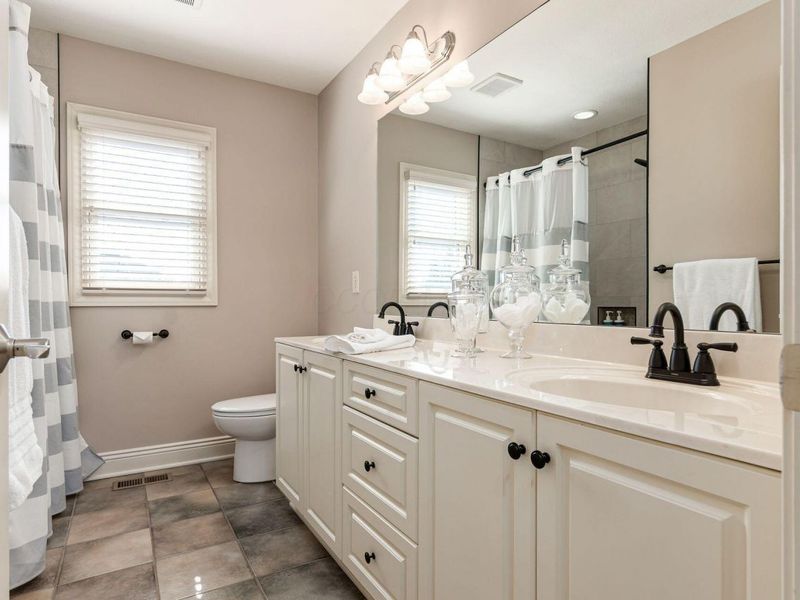 8118 Saybrook Drive, Westerville, OH 43082 Photo 29