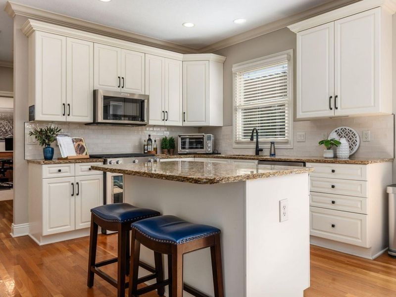 8118 Saybrook Drive, Westerville, OH 43082 Photo 3