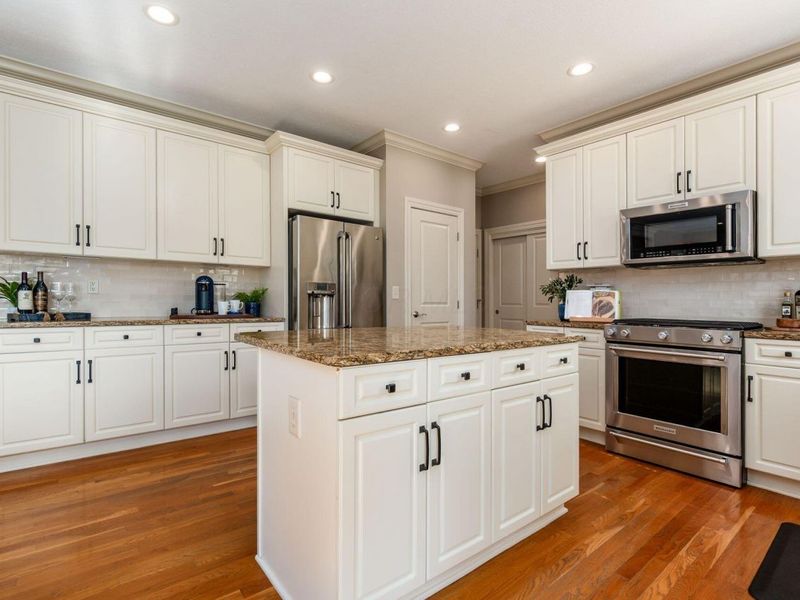 8118 Saybrook Drive, Westerville, OH 43082 Photo 4