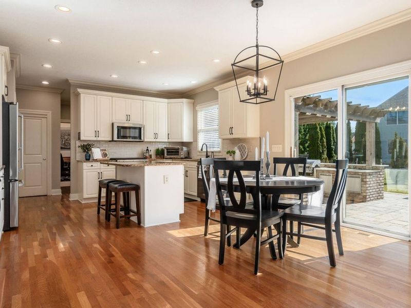 8118 Saybrook Drive, Westerville, OH 43082 Photo 8