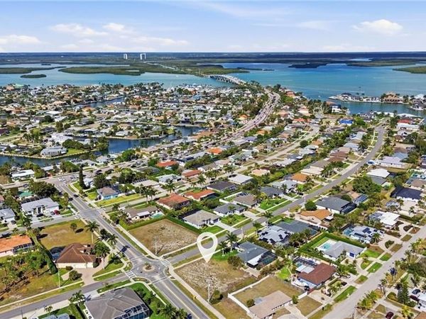 1201 6th AVE , MARCO ISLAND, FL 34145