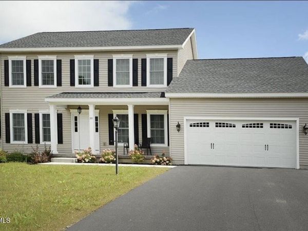 10 Swatling Drive, Mechanicville, NY 12065