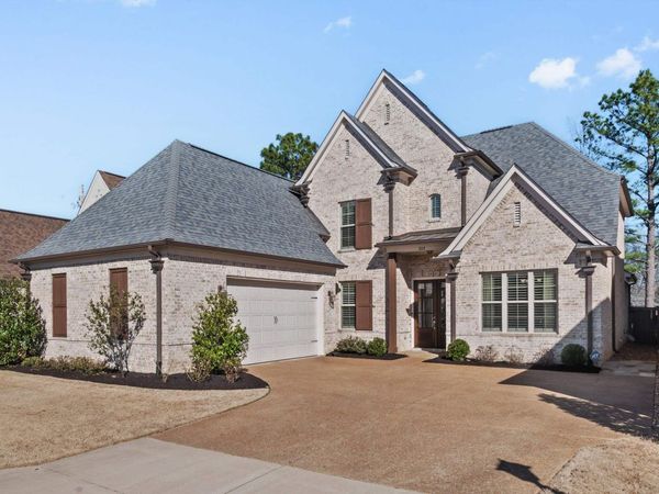 202 CHADWICK WOODS LN, Collierville, TN 38017