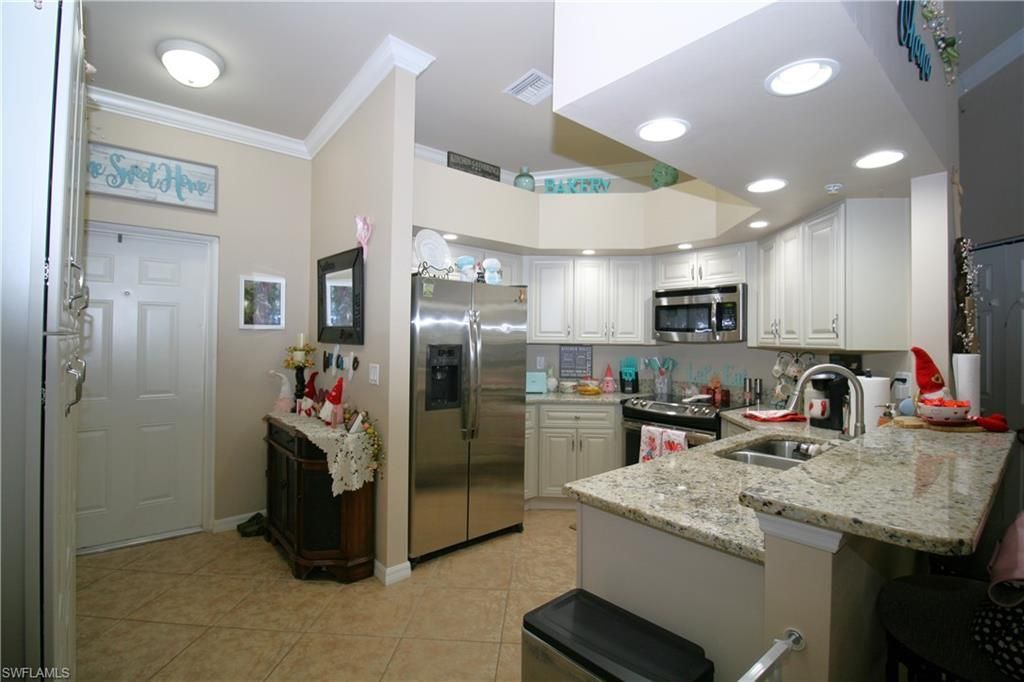 1113 Winding Pines Cir, Unit 205, Cape Coral, FL 33909 Photo