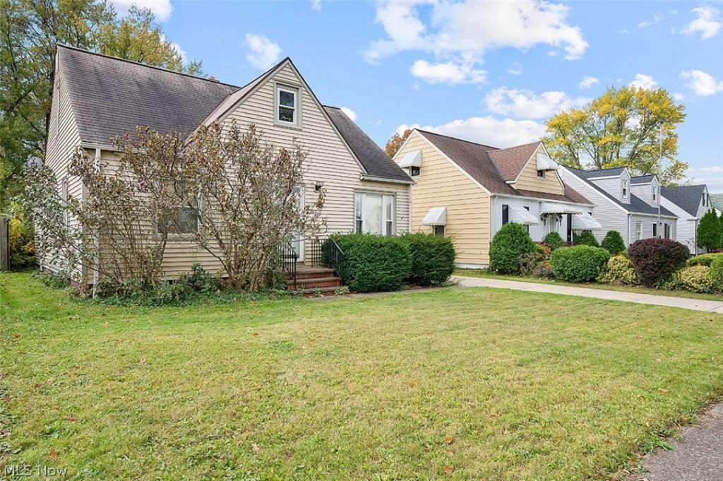 12512 York Boulevard, Garfield Heights, OH 44125 Main Photo