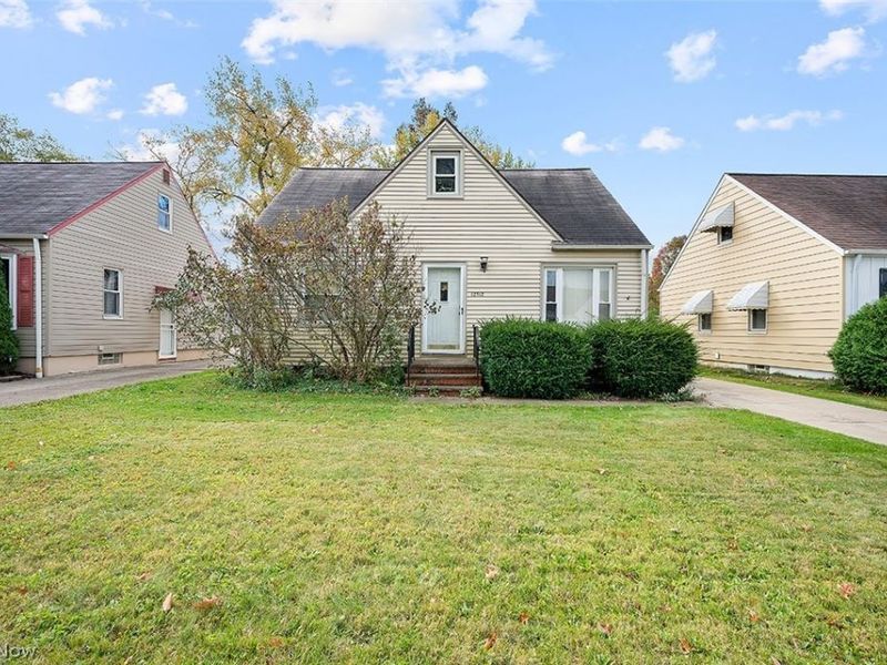 12512 York Boulevard, Garfield Heights, OH 44125 Photo 2