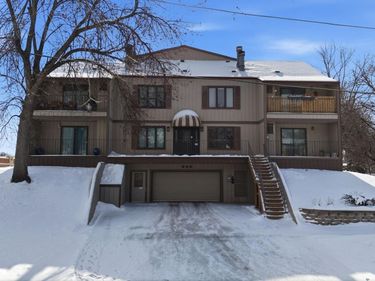 326 10th Avenue S, Unit 2, Fargo, ND 58103