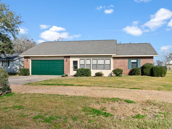 414 E Austin, Palacios, TX 77465