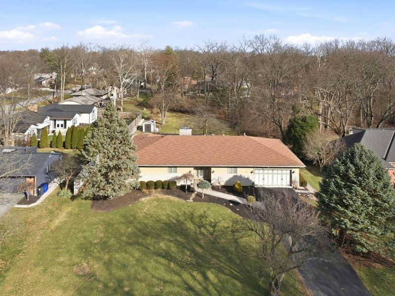 3900 Hillview Drive , Upper Arlington, OH 43220 Photo 16