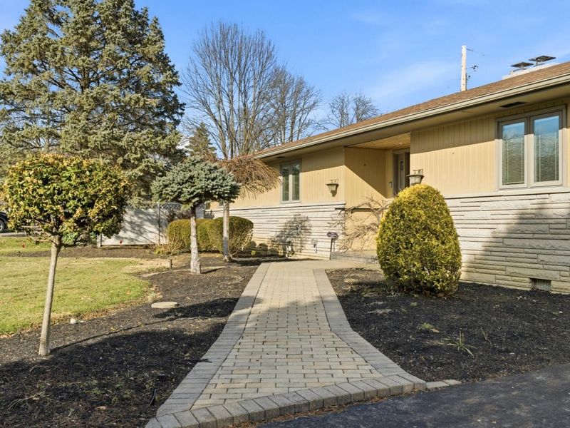 3900 Hillview Drive , Upper Arlington, OH 43220 Photo 6