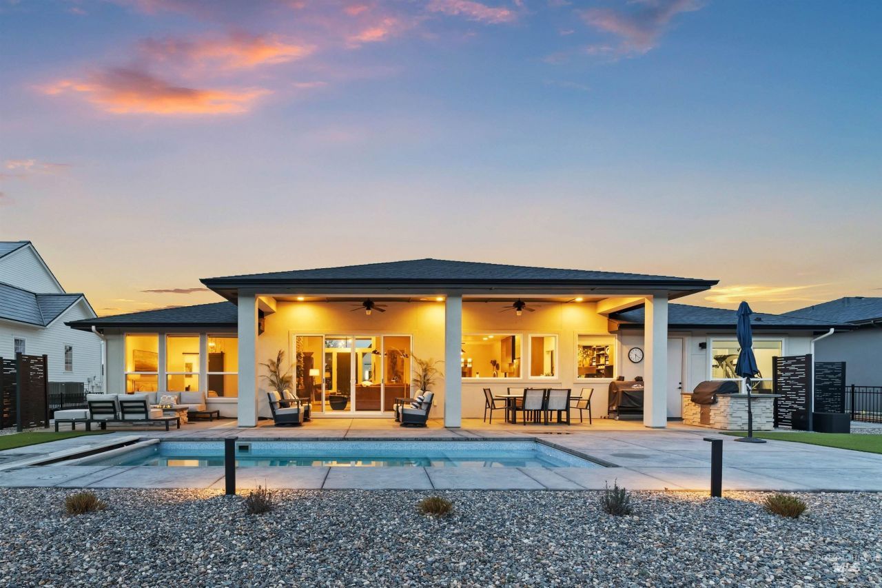 1873 W Oakhampton Drive, Eagle, ID 83616 Main Photo