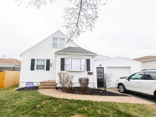 63 Sprucewood Drive, Buffalo, NY 14227
