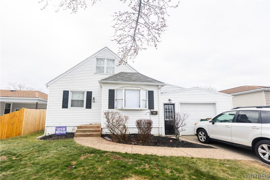 63 Sprucewood Drive, Buffalo, NY 14227 Main Photo