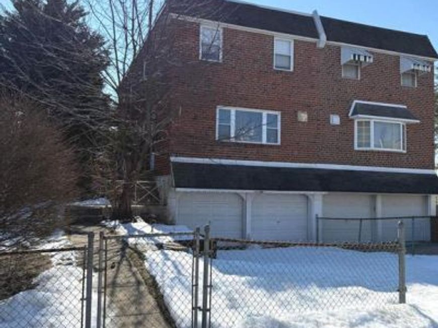 9904 S Canterbury Road, Philadelphia, PA 19114 Main Photo