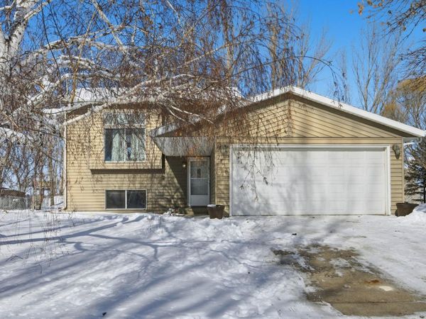 2756 26th Street Circle S, Moorhead, MN 56560