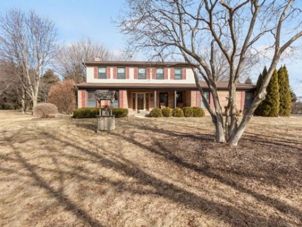 38W512 BITTERSWEET Lane, Elgin, IL 60124