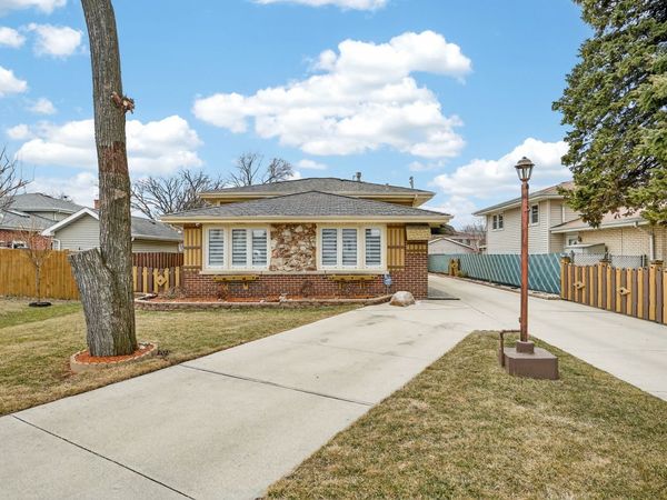 10532 S 80th Court , Palos Hills, IL 60465