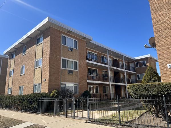 4602 RIVER Road, Unit B3, Schiller Park, IL 60176