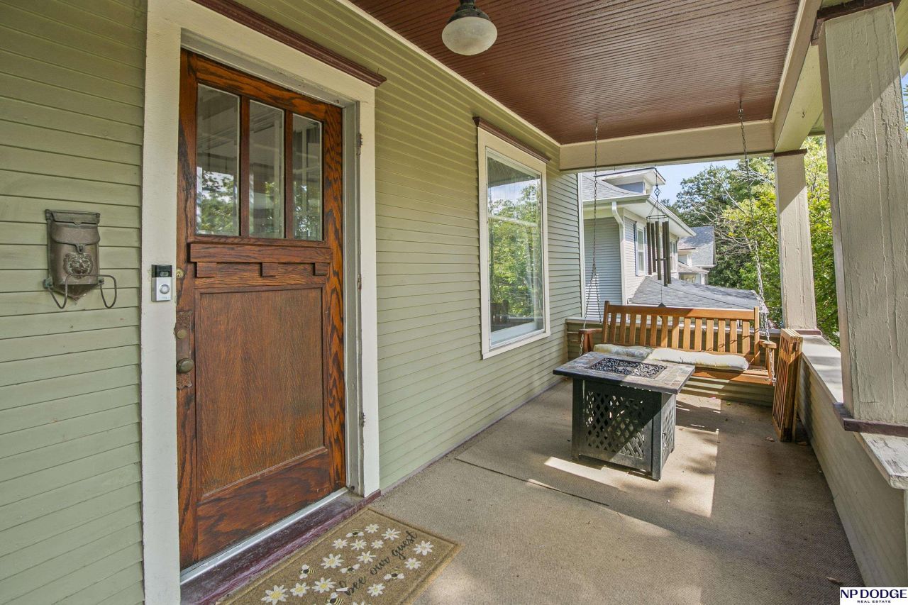 3716 Hawthorne Avenue, Omaha, NE 68131