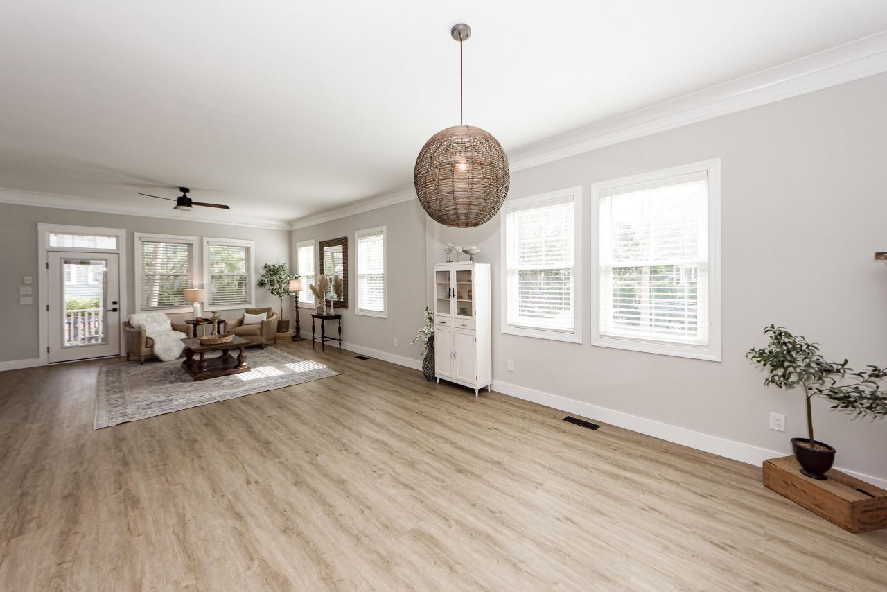 1123 Blakeway Street Photo 6