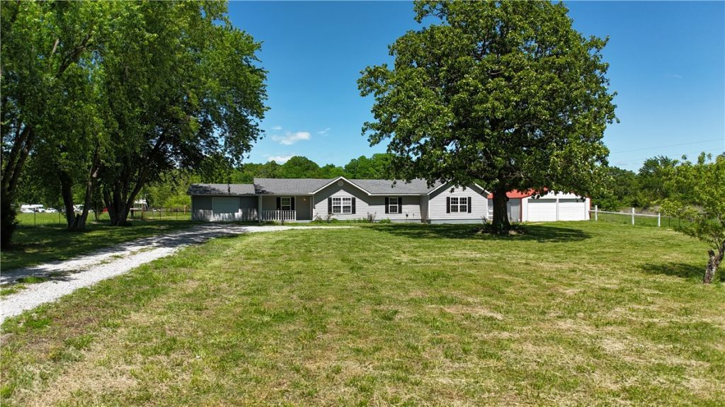 23586 116 Highway Colcord, OK 74338
