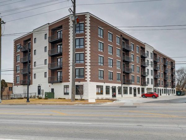 9201 Milwaukee Avenue N, Unit 208, Niles, IL 60714