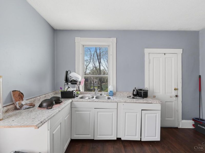 107 W Sixty Fifth Street, Cincinnati, OH 45216 Photo 7