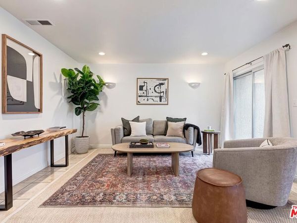 7651 Reseda Boulevard, Unit 3T, Reseda, CA 91335