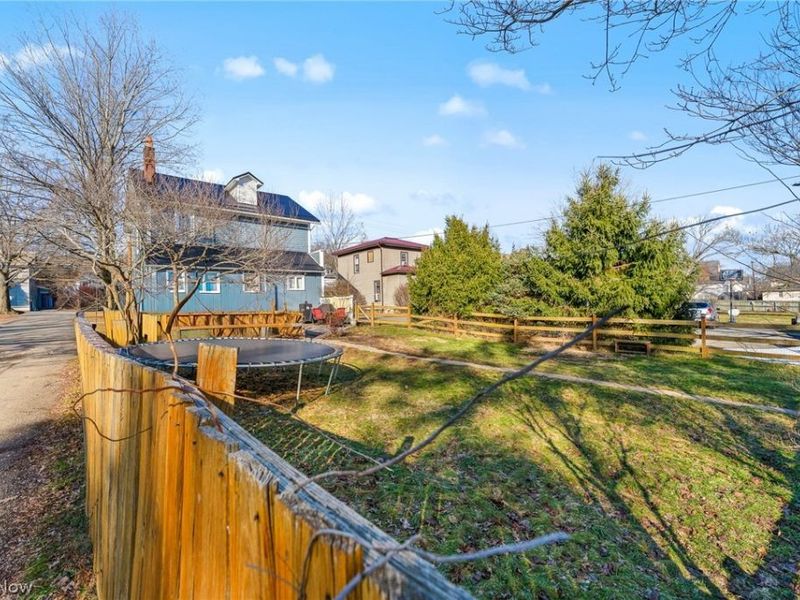 604 W Lincoln Way, Lisbon, OH 44432 Photo 2