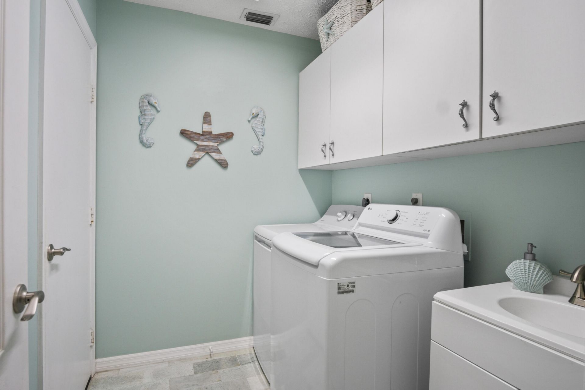 721 SW Lighthouse Drive, Palm City, FL 34990 Photo