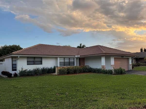 10630 NW 2nd Pl, Coral Springs, FL 33071