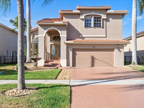 18435 NW 10th St, Pembroke Pines, FL 33029