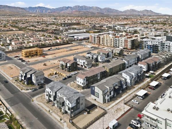 9238 Soho Sky Court, Las Vegas, NV 89148