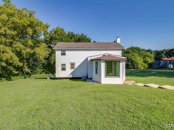 5158 Mississippi River Road S, Golden Eagle, IL 62036