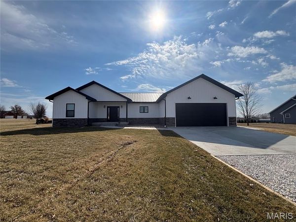 4335 Weatherstone, Palmyra, MO 63461