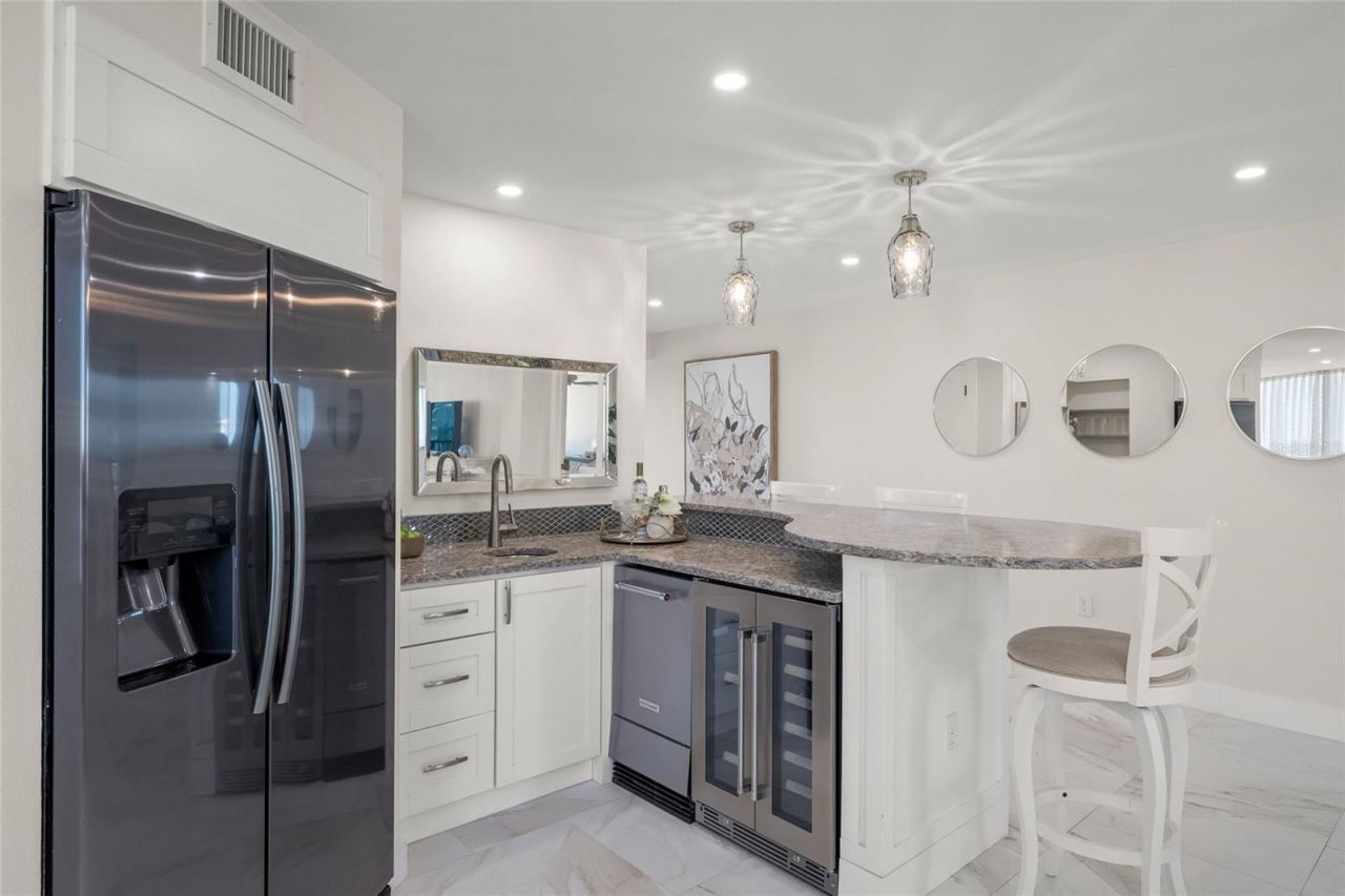 5880 Midnight Pass Road, Unit 511, Sarasota, FL 34242 Photo