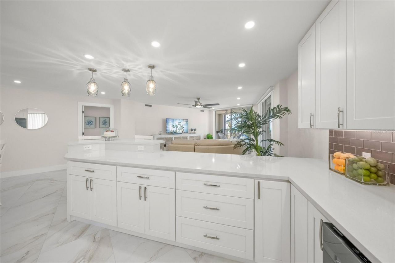 5880 Midnight Pass Road, Unit 511, Sarasota, FL 34242 Photo