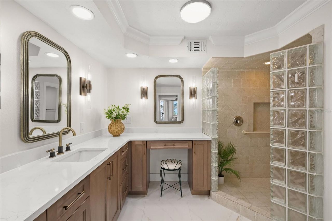 5880 Midnight Pass Road, Unit 511, Sarasota, FL 34242 Photo