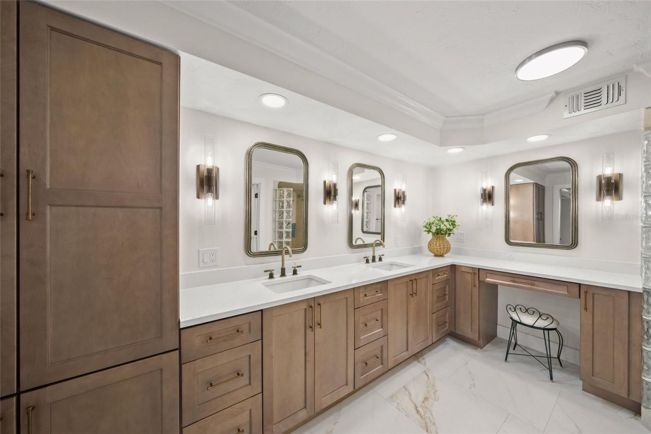 5880 Midnight Pass Road, Unit 511, Sarasota, FL 34242 Photo