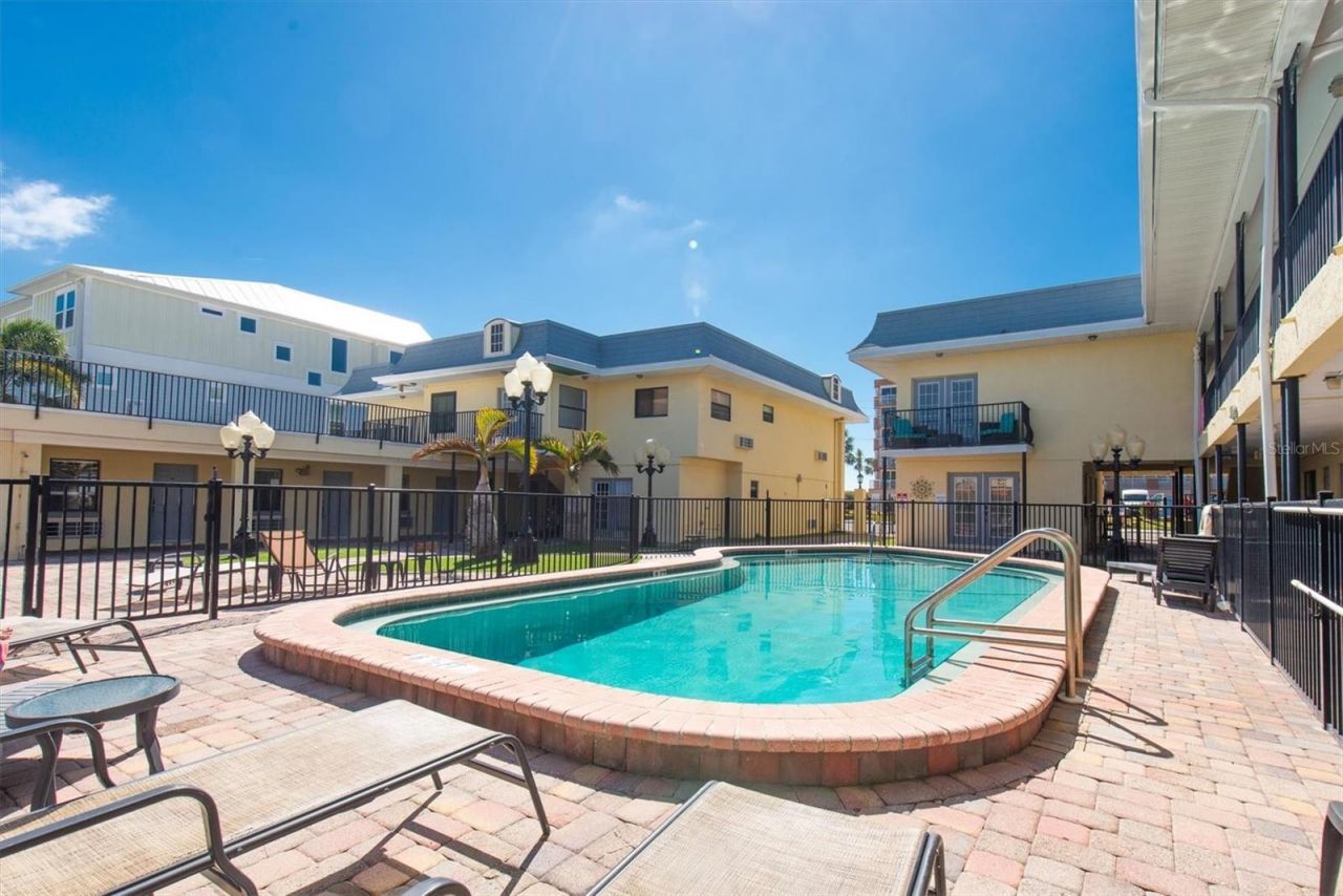 16333 Gulf Boulevard, Unit 201, Redington Beach, FL 33708 Photo