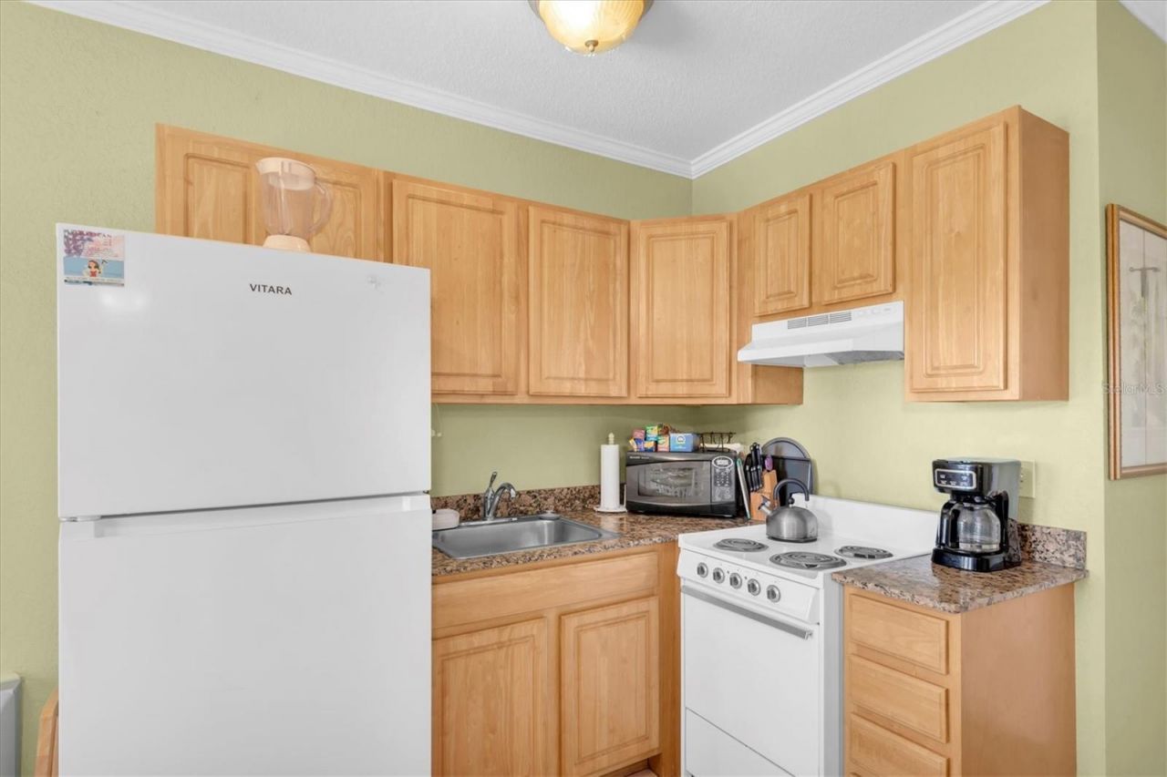 16333 Gulf Boulevard, Unit 201, Redington Beach, FL 33708 Photo