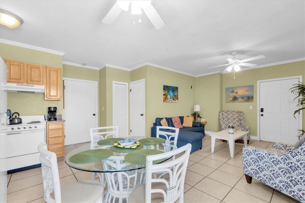 16333 Gulf Boulevard, Unit 201, Redington Beach, FL 33708 Photo