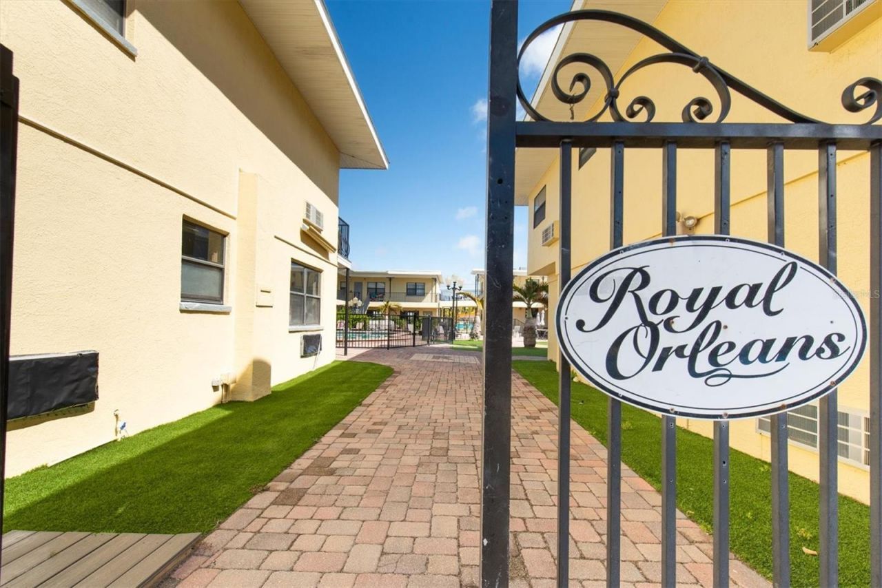 16333 Gulf Boulevard, Unit 201, Redington Beach, FL 33708 Photo