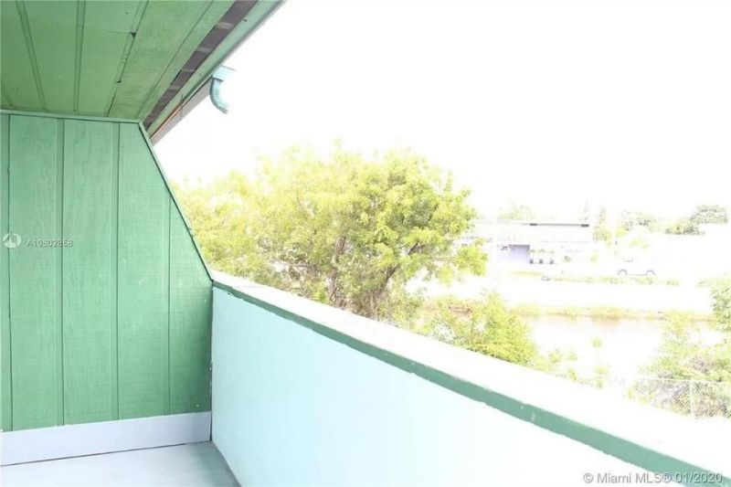 701 S Royal Poinciana Boulevard, Unit 13, Miami Springs, FL 33166 Photo