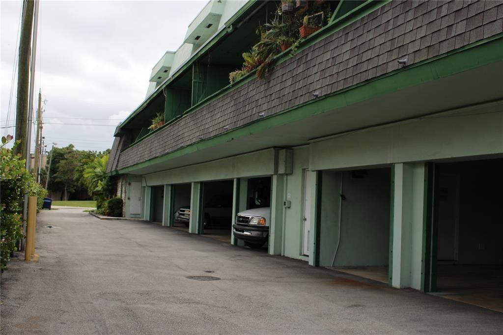 701 S Royal Poinciana Boulevard, Unit 13, Miami Springs, FL 33166 Photo