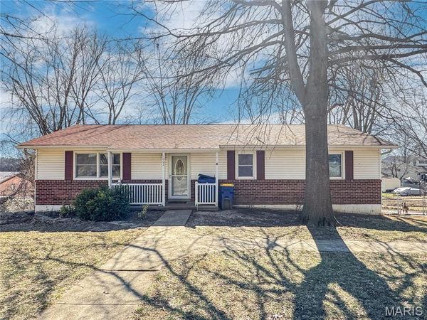 1002 Marilyn Court , Washington, MO 63090