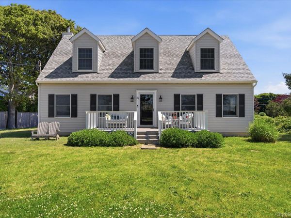 59 Peconic Avenue, Shelter Island, NY 11964