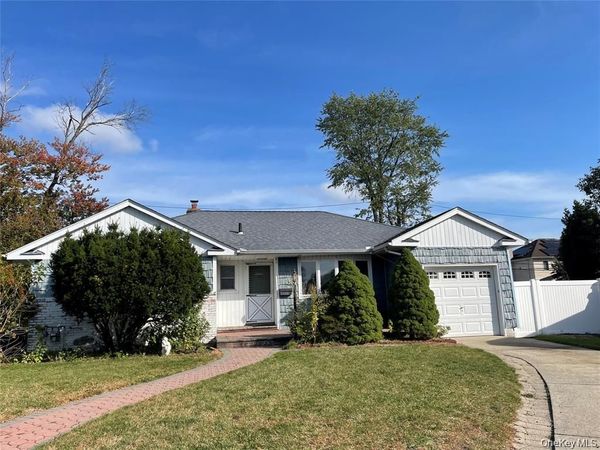 1115 Agnes Court , Valley Stream, NY 11580